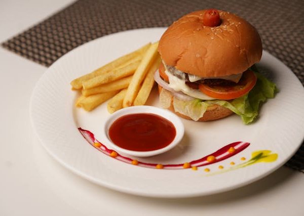Hamburger Çocuk Menüsü